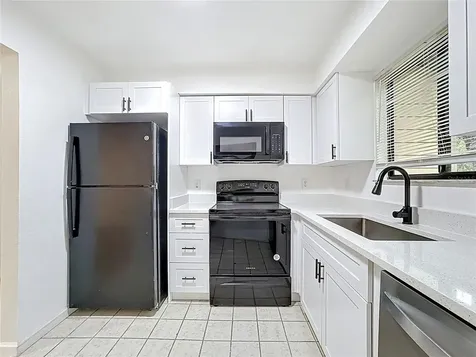 1736 Foxhall Circle Kissimmee FL 34741