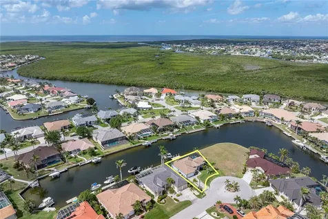 571 Port Bendres Drive Punta Gorda FL 33950
