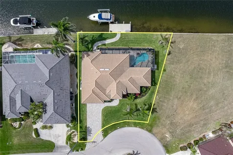 571 Port Bendres Drive Punta Gorda FL 33950
