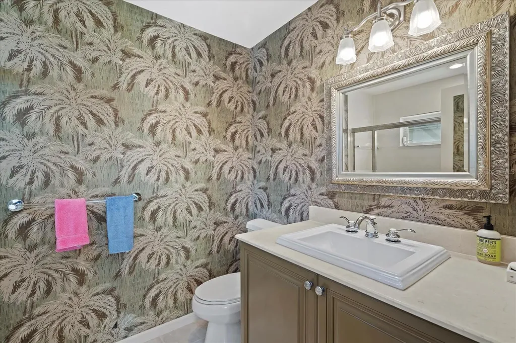 2254 Harbour Court Drive Longboat Key FL 34228