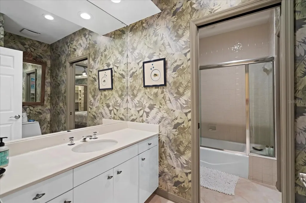 2254 Harbour Court Drive Longboat Key FL 34228