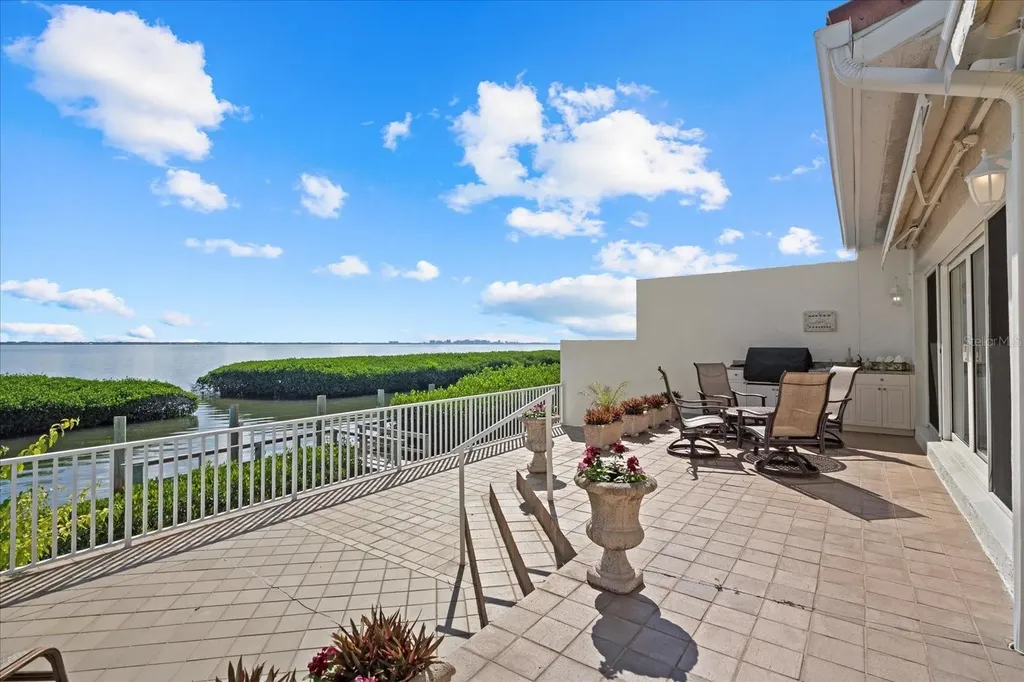 2254 Harbour Court Drive Longboat Key FL 34228