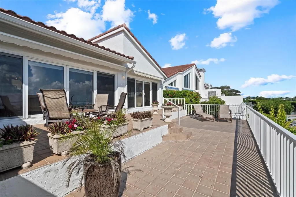 2254 Harbour Court Drive Longboat Key FL 34228