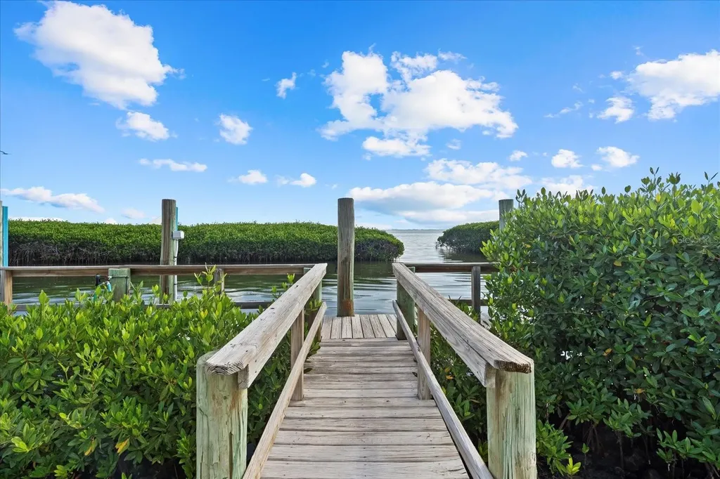 2254 Harbour Court Drive Longboat Key FL 34228