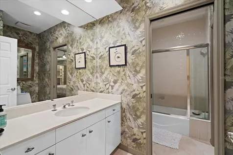 2254 Harbour Court Drive Longboat Key FL 34228