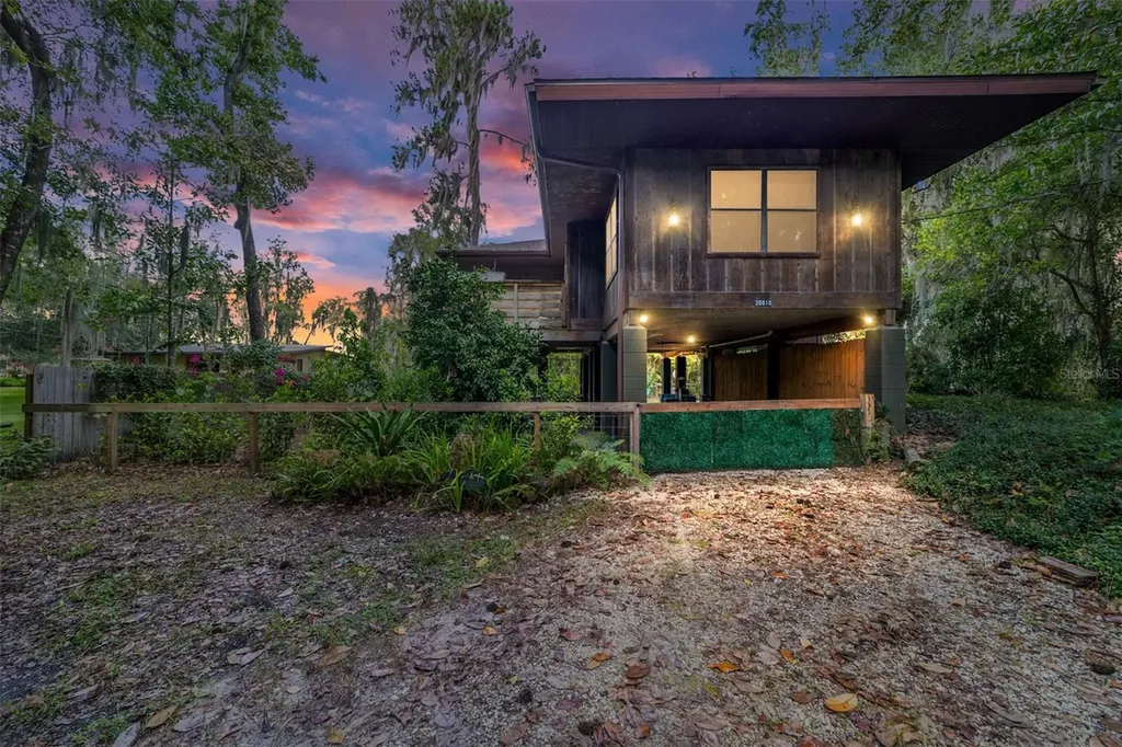 20810 NE 132nd Avenue Waldo FL 32694