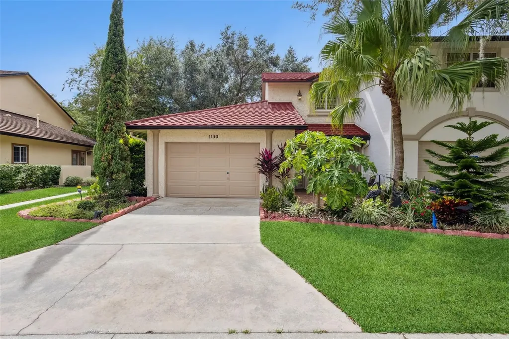 1130 Avenida De Las Casas Lady Lake FL 32159