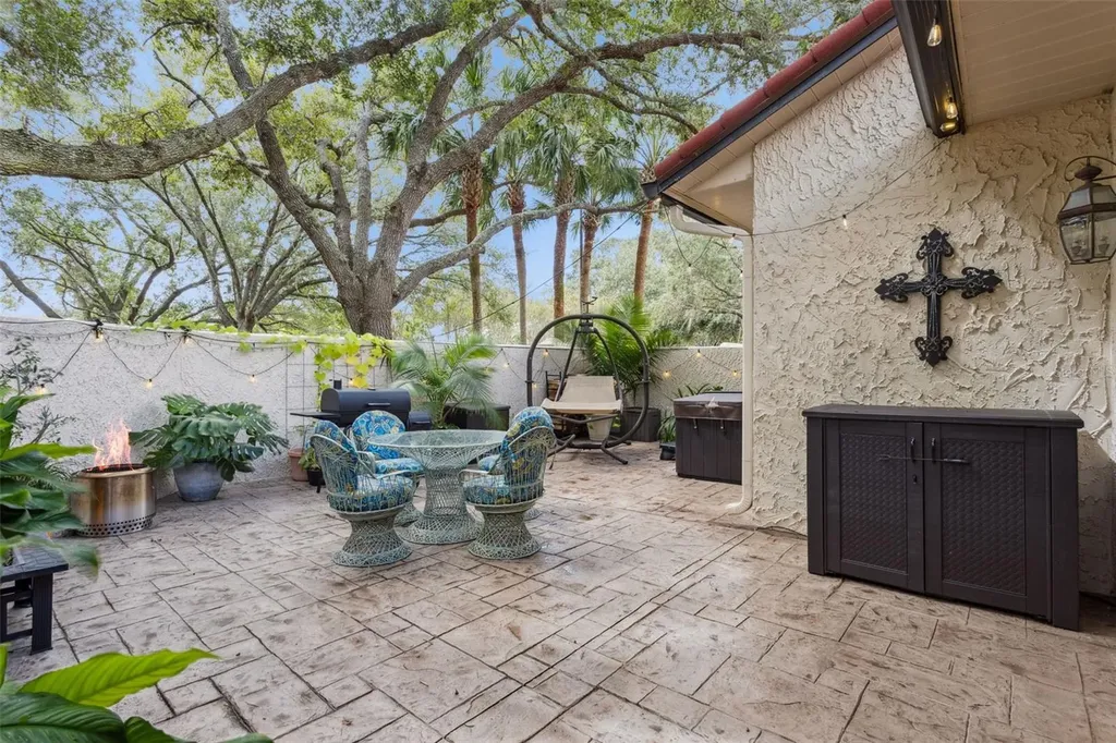 1130 Avenida De Las Casas Lady Lake FL 32159
