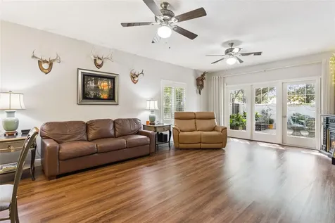 1130 Avenida De Las Casas Lady Lake FL 32159
