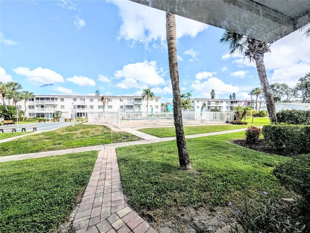 2303 Sunset Drive Bradenton FL 34207