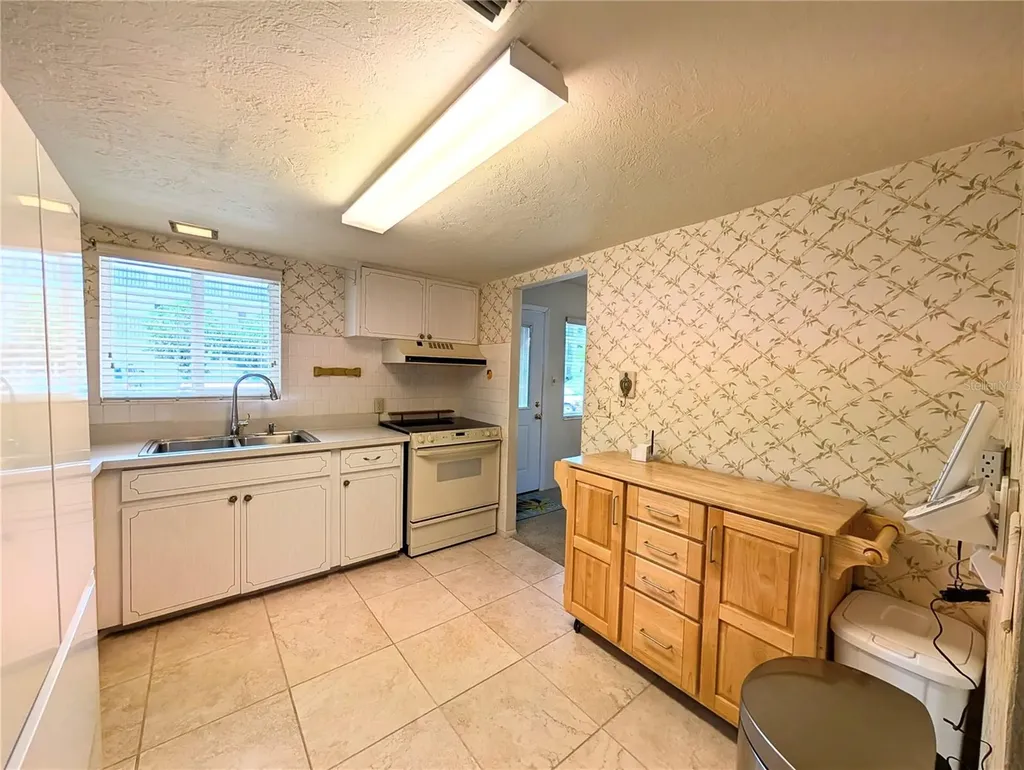 2303 Sunset Drive Bradenton FL 34207