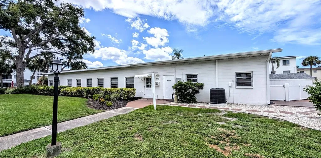 2303 Sunset Drive Bradenton FL 34207