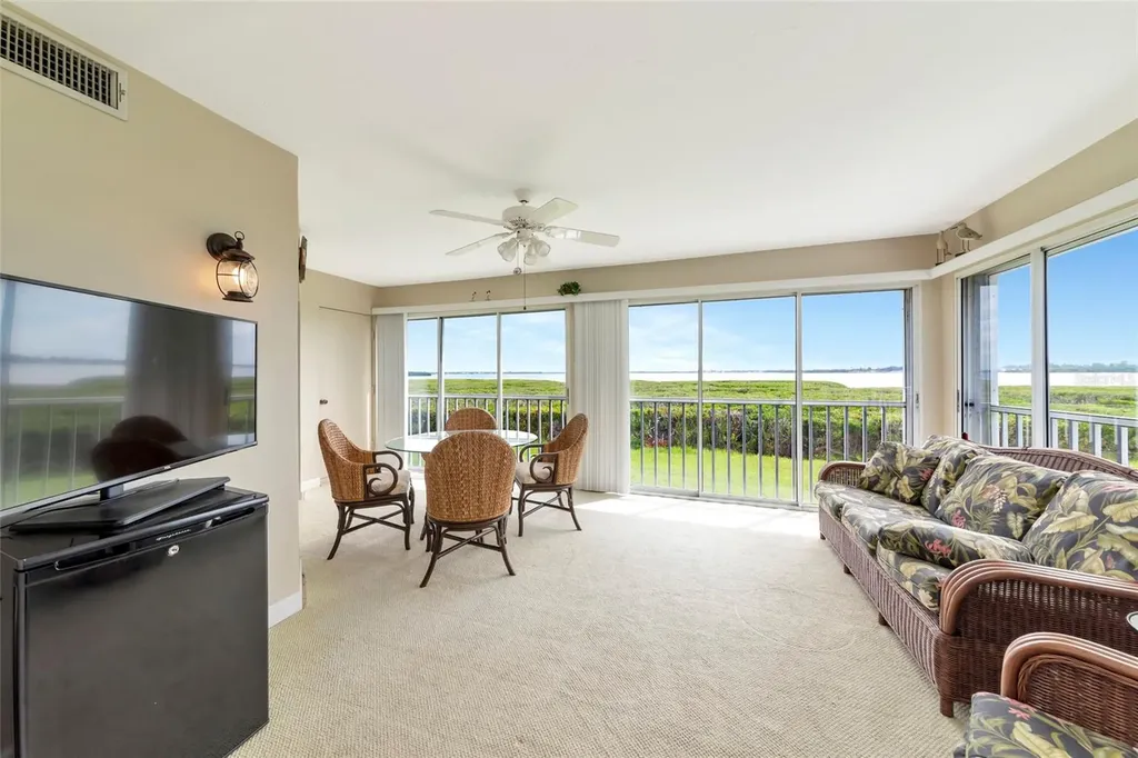 1145 Edgewater Circle Bradenton FL 34209