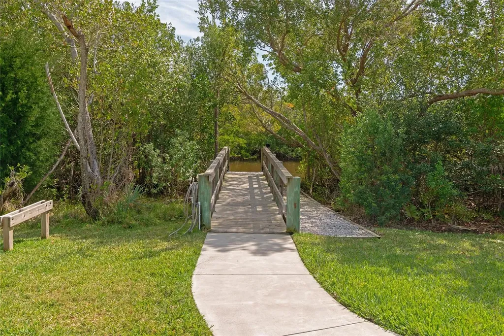 1145 Edgewater Circle Bradenton FL 34209