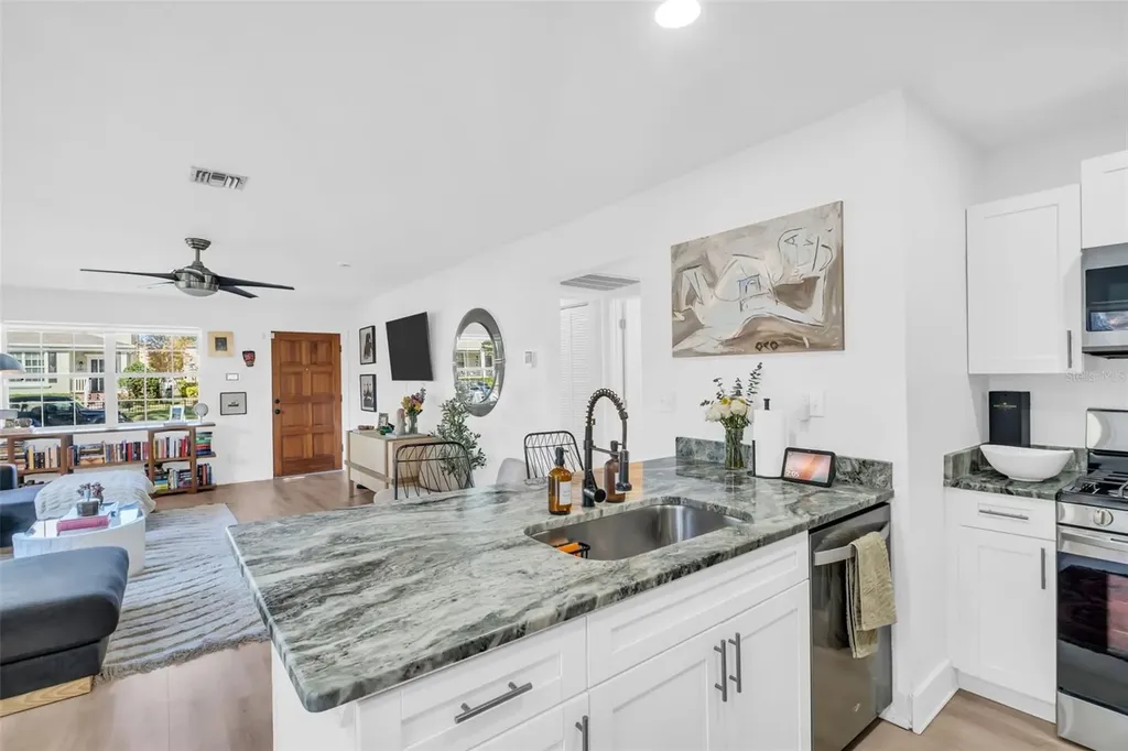 218 49th Avenue N St Petersburg FL 33703