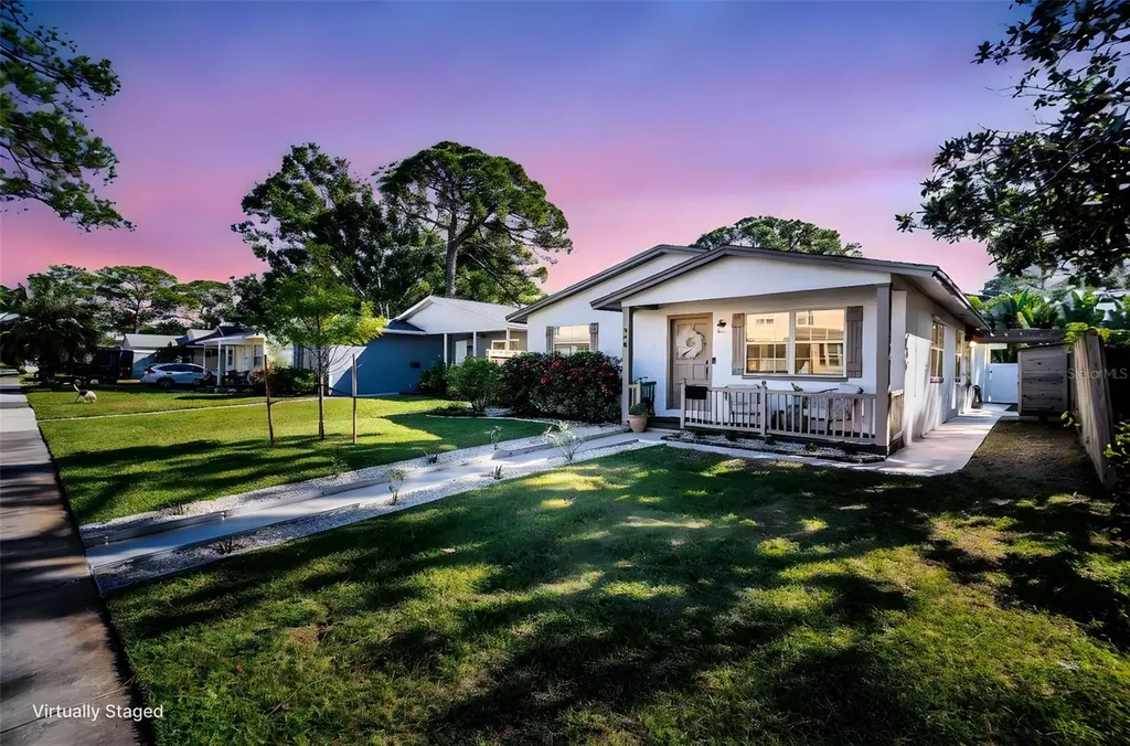 218 49th Avenue N St Petersburg FL 33703