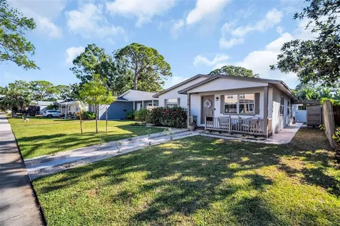 218 49th Avenue N St Petersburg FL 33703