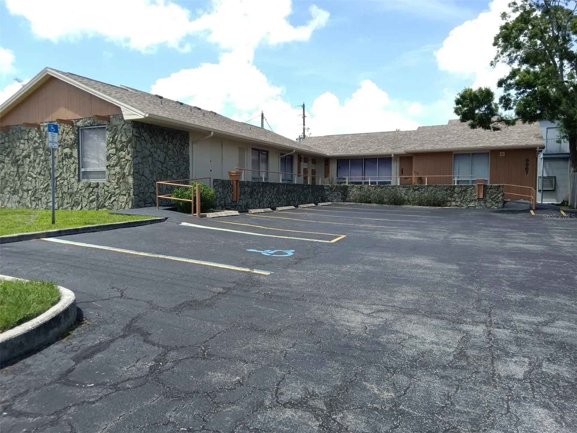 6967 Sunset Drive S St Petersburg FL 33707