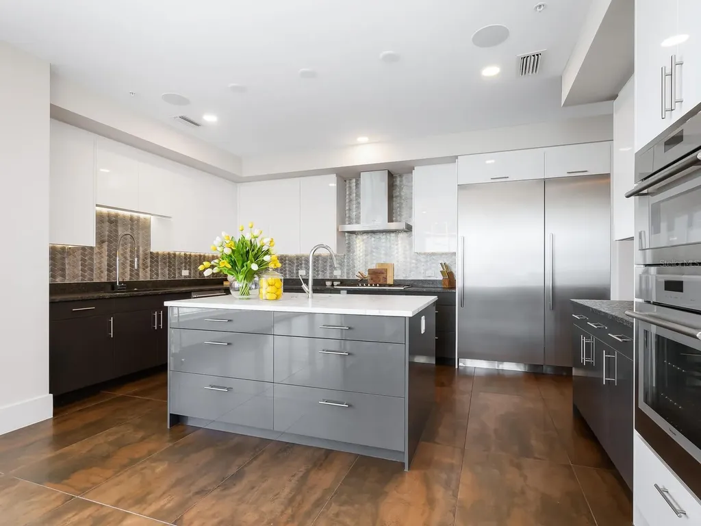 540 N Tamiami Trail Sarasota FL 34236