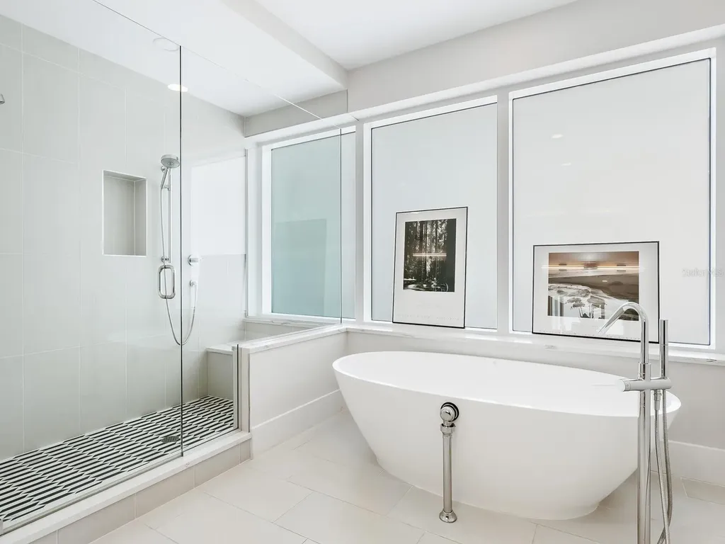 540 N Tamiami Trail Sarasota FL 34236