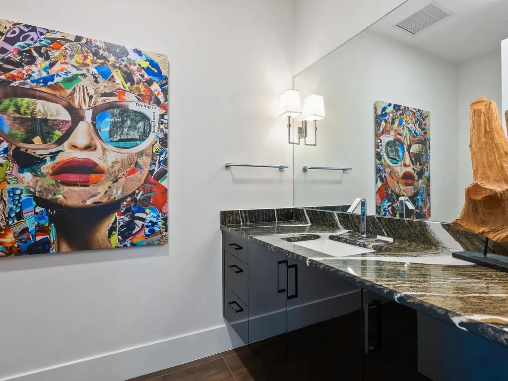 540 N Tamiami Trail Sarasota FL 34236