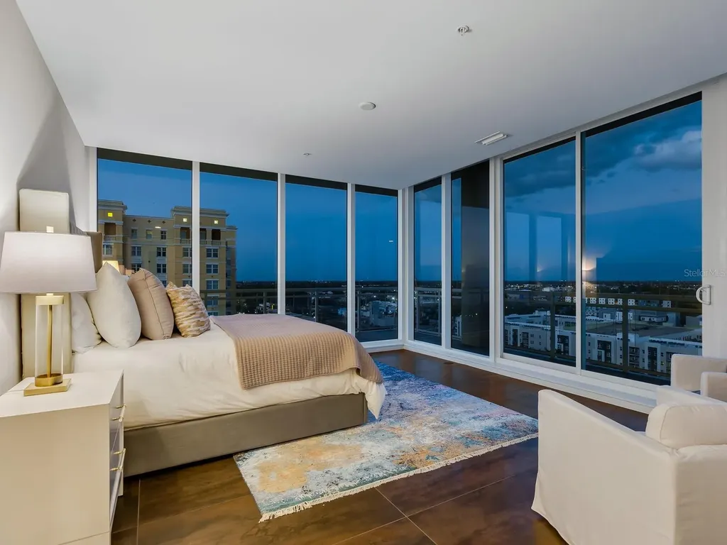 540 N Tamiami Trail Sarasota FL 34236