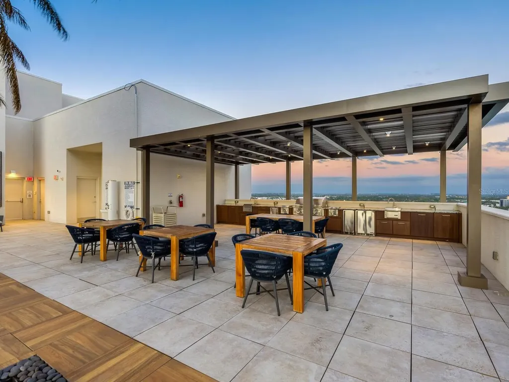 540 N Tamiami Trail Sarasota FL 34236