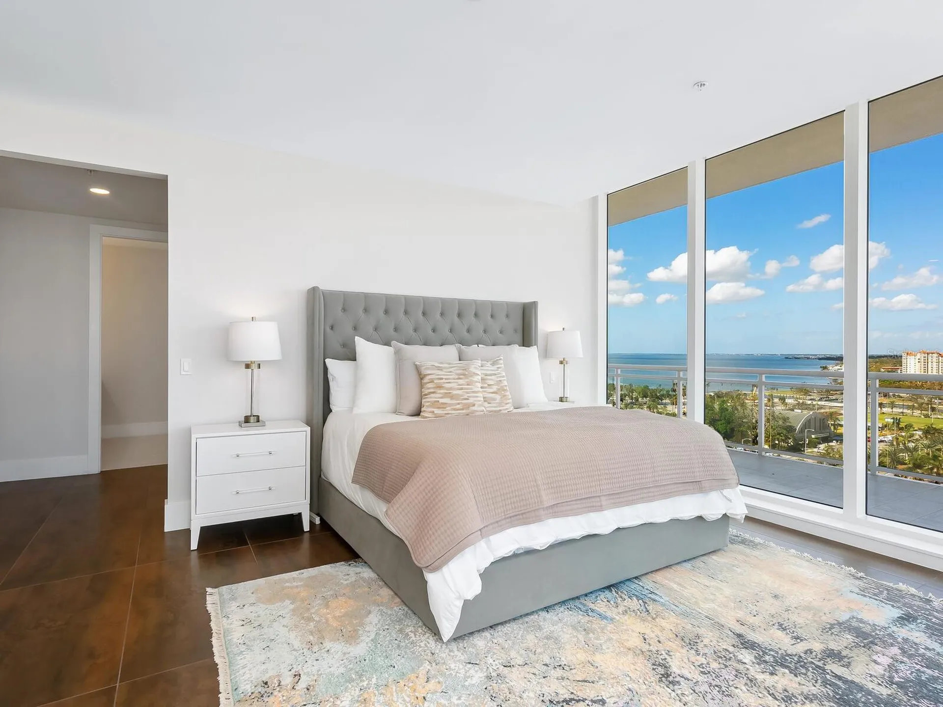 540 N Tamiami Trail Sarasota FL 34236