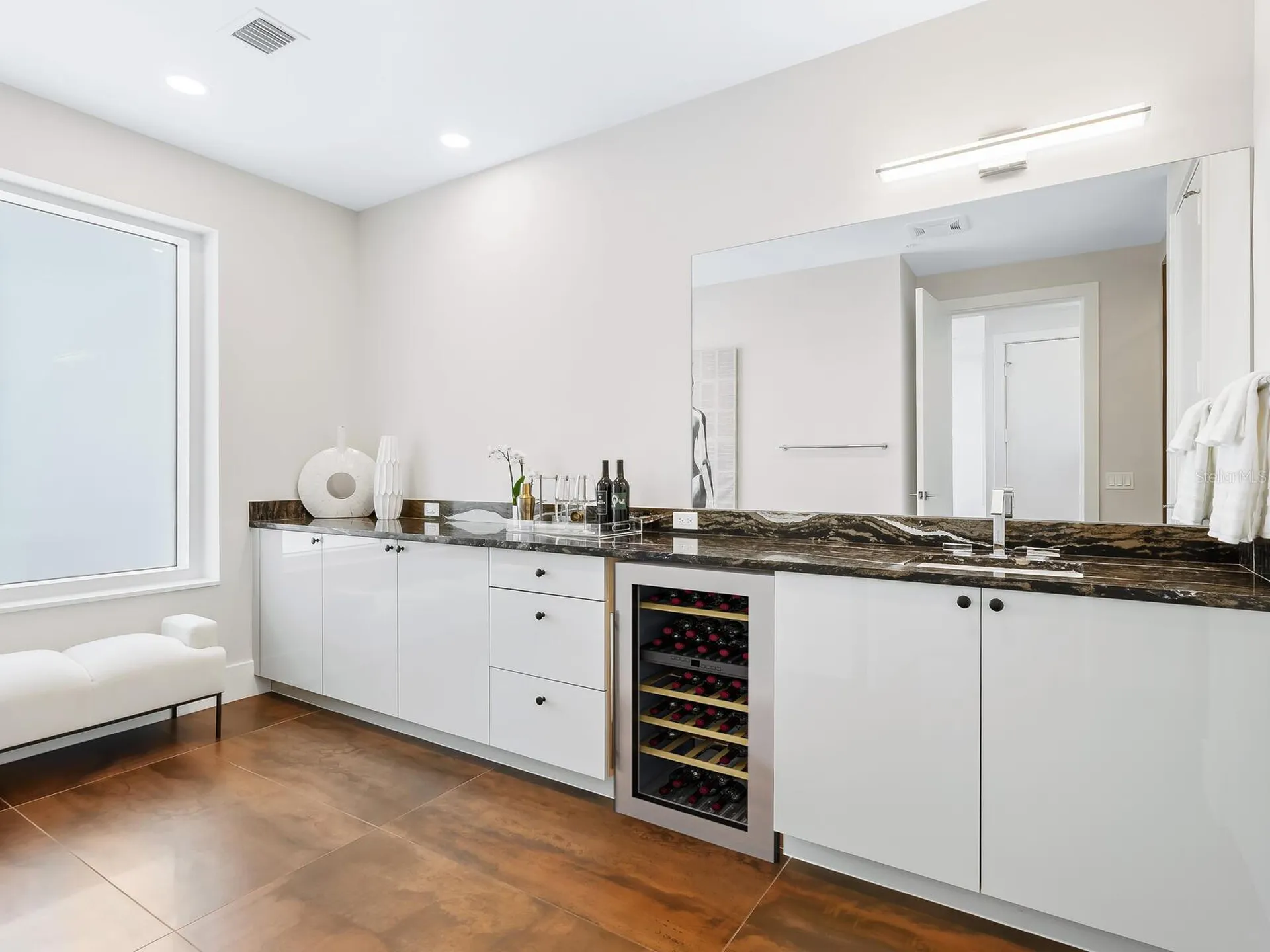 540 N Tamiami Trail Sarasota FL 34236