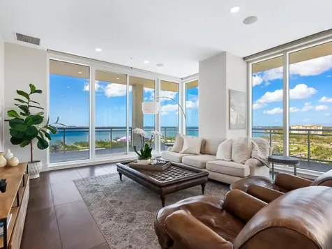 540 N Tamiami Trail Sarasota FL 34236