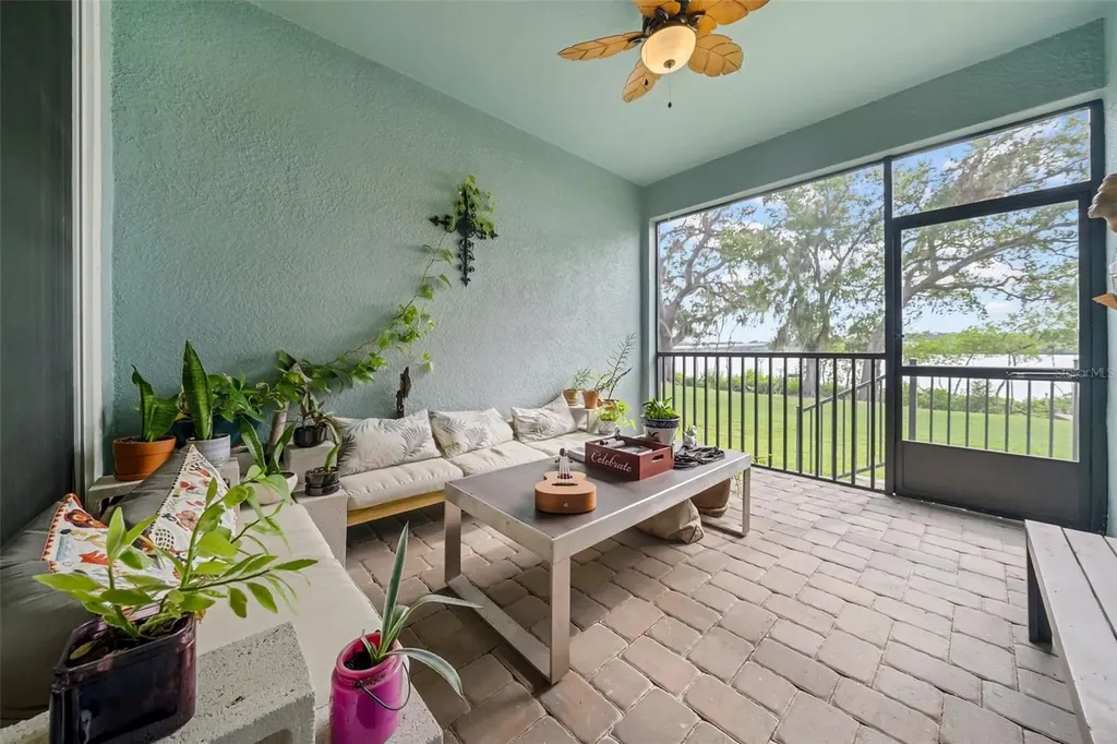 4007 Palm Key Avenue Oldsmar FL 34677