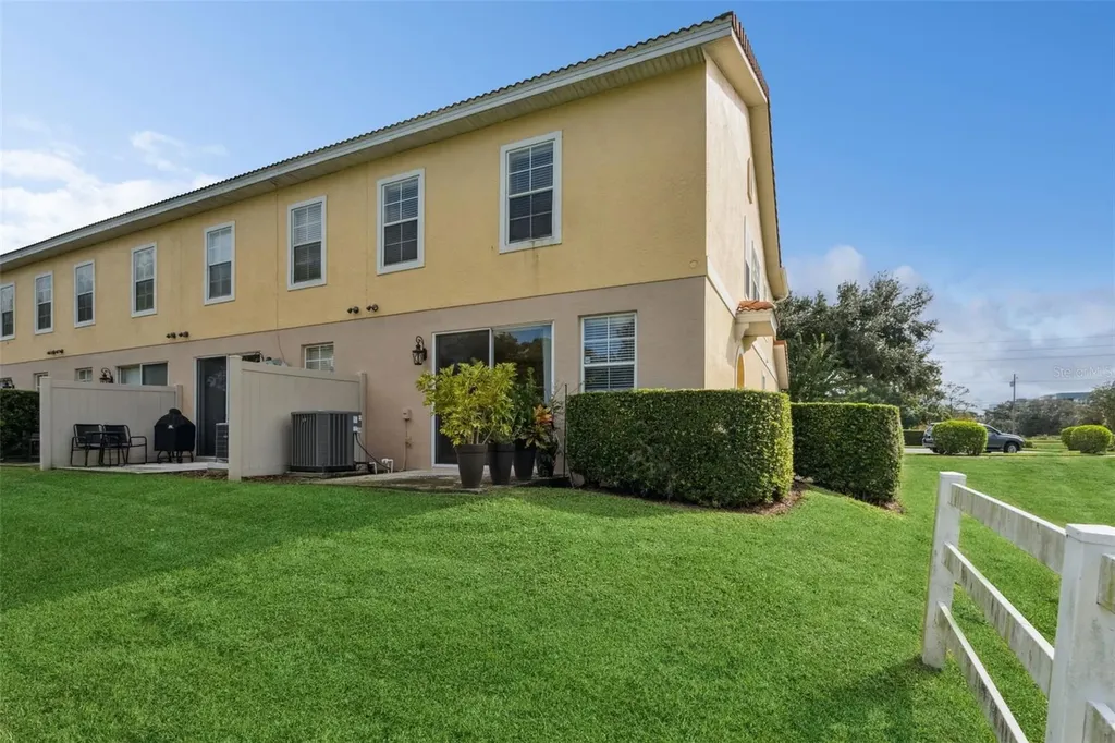 10376 Fallsgrove Street Orlando FL 32836