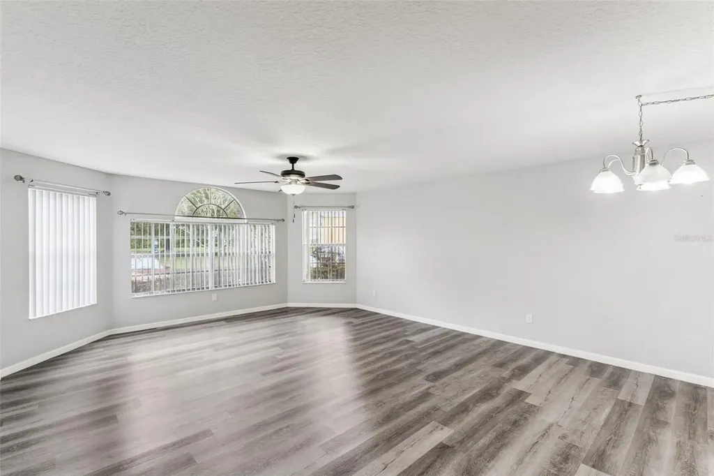 2442 Sweetwater Club Circle Kissimmee FL 34746