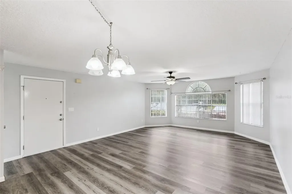 2442 Sweetwater Club Circle Kissimmee FL 34746
