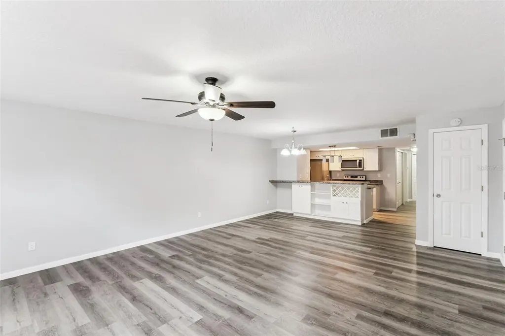 2442 Sweetwater Club Circle Kissimmee FL 34746