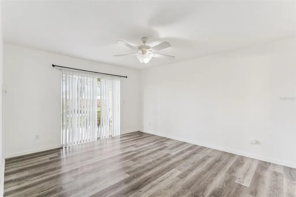 2442 Sweetwater Club Circle Kissimmee FL 34746