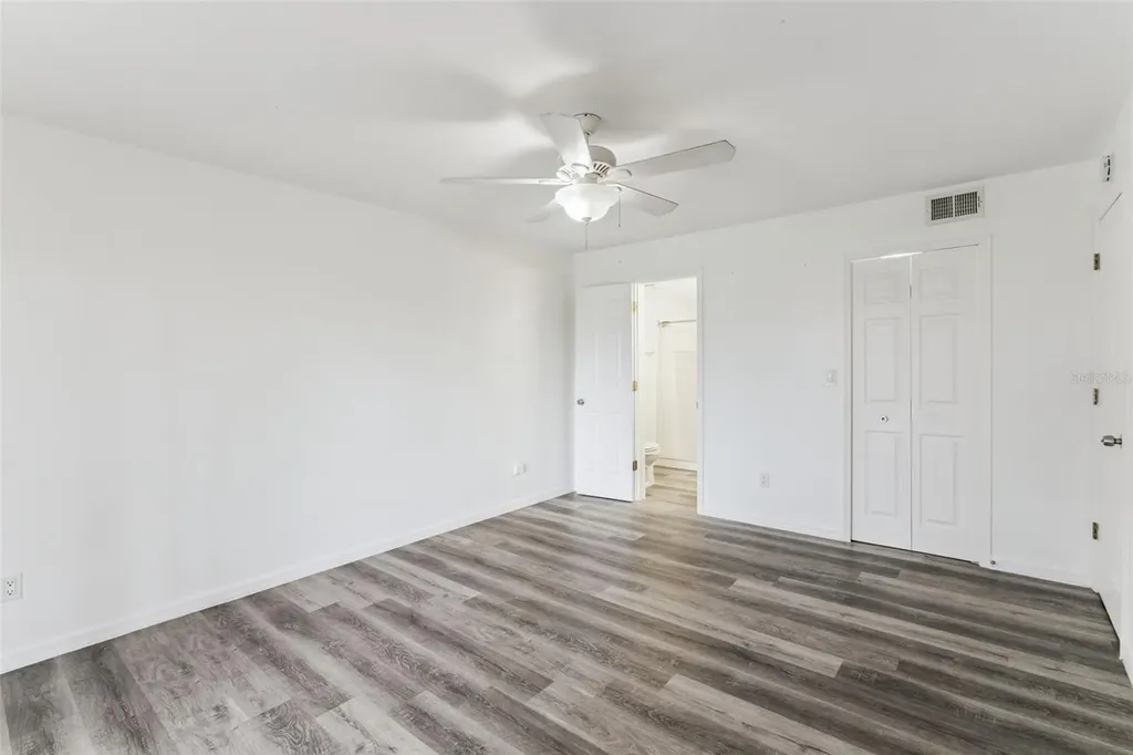 2442 Sweetwater Club Circle Kissimmee FL 34746