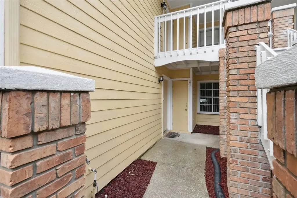 2442 Sweetwater Club Circle Kissimmee FL 34746