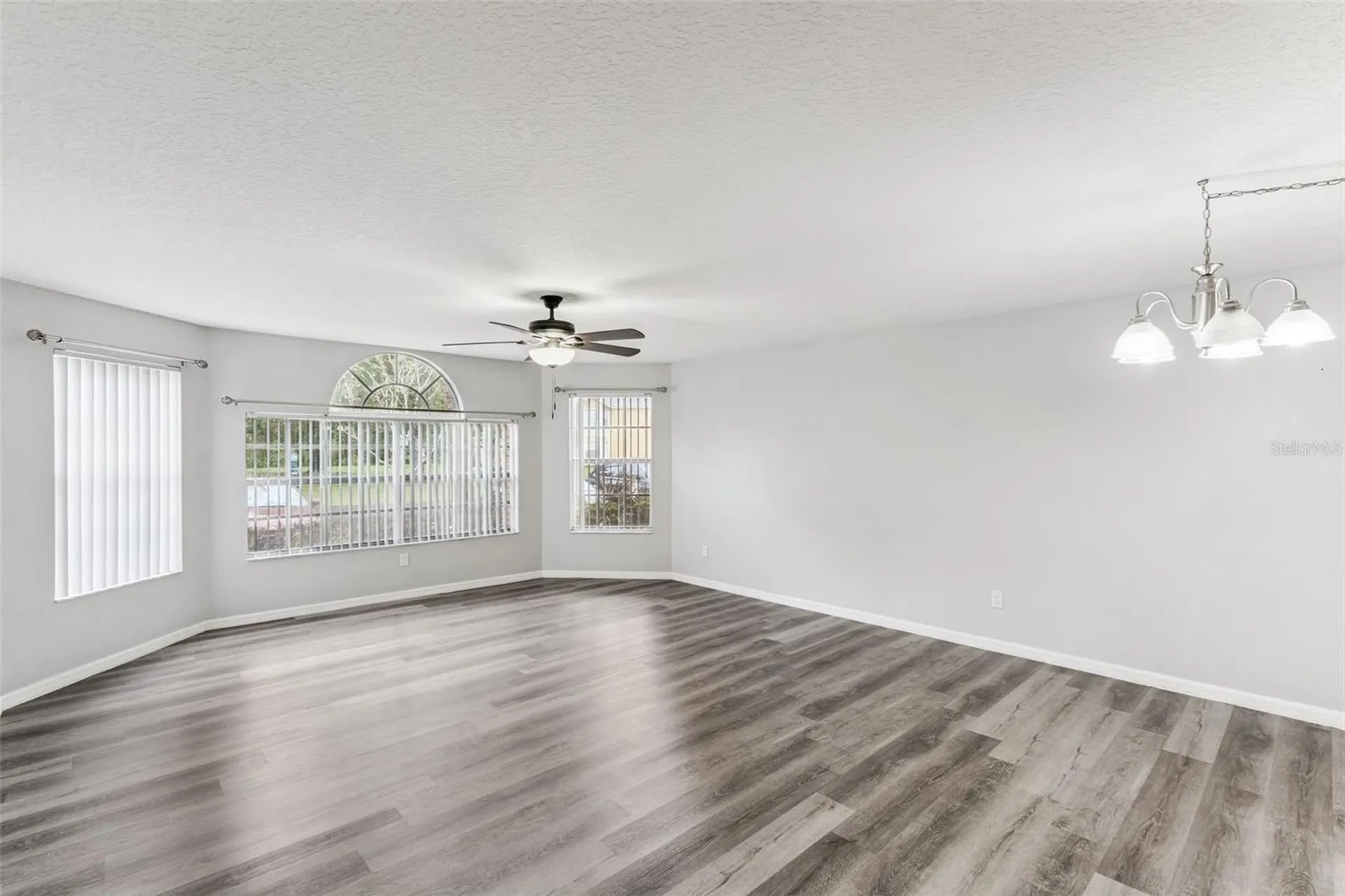 2442 Sweetwater Club Circle Kissimmee FL 34746