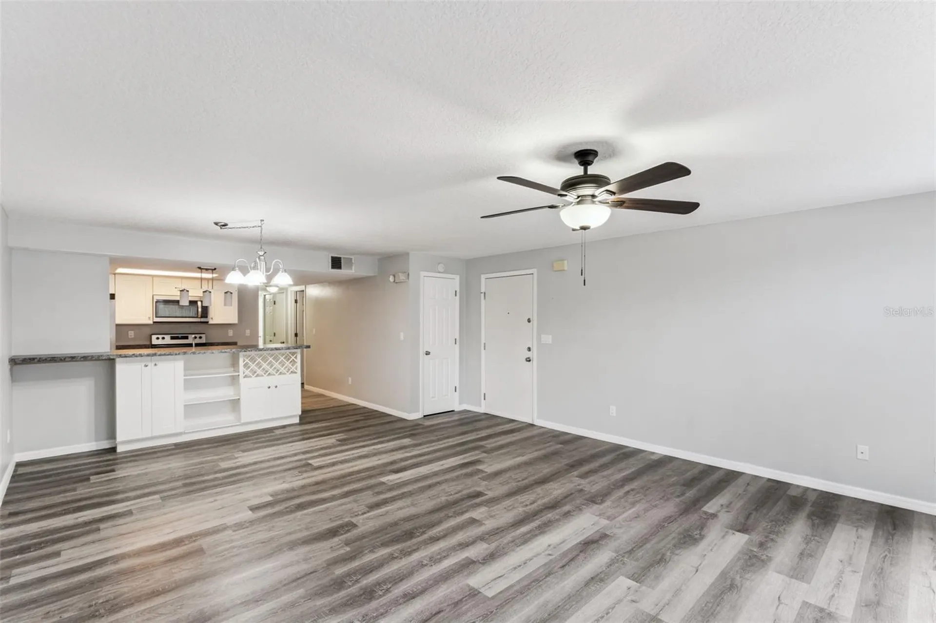 2442 Sweetwater Club Circle Kissimmee FL 34746