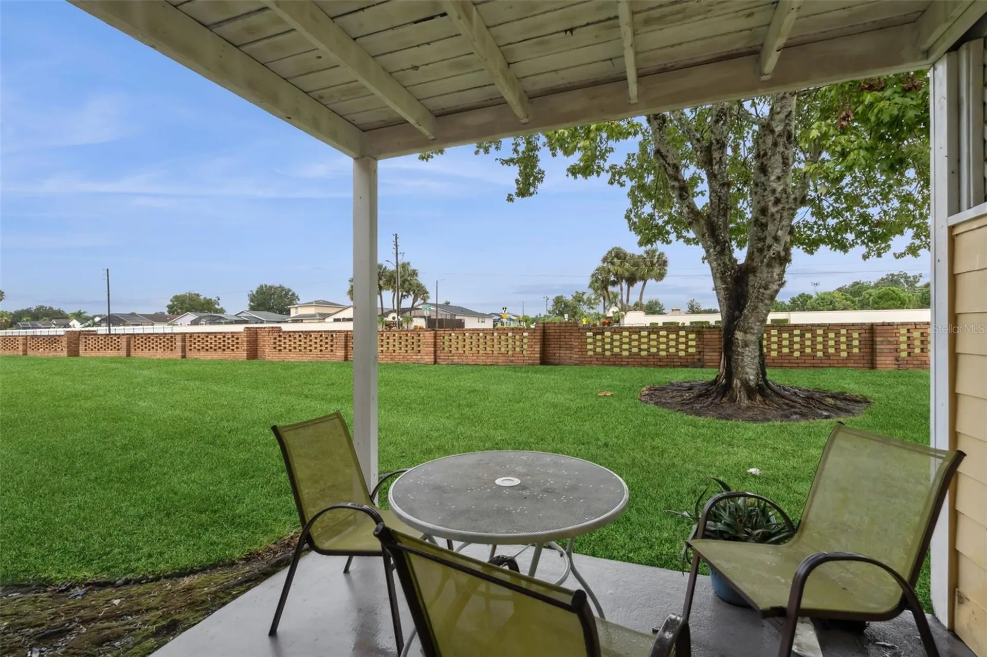 2442 Sweetwater Club Circle Kissimmee FL 34746