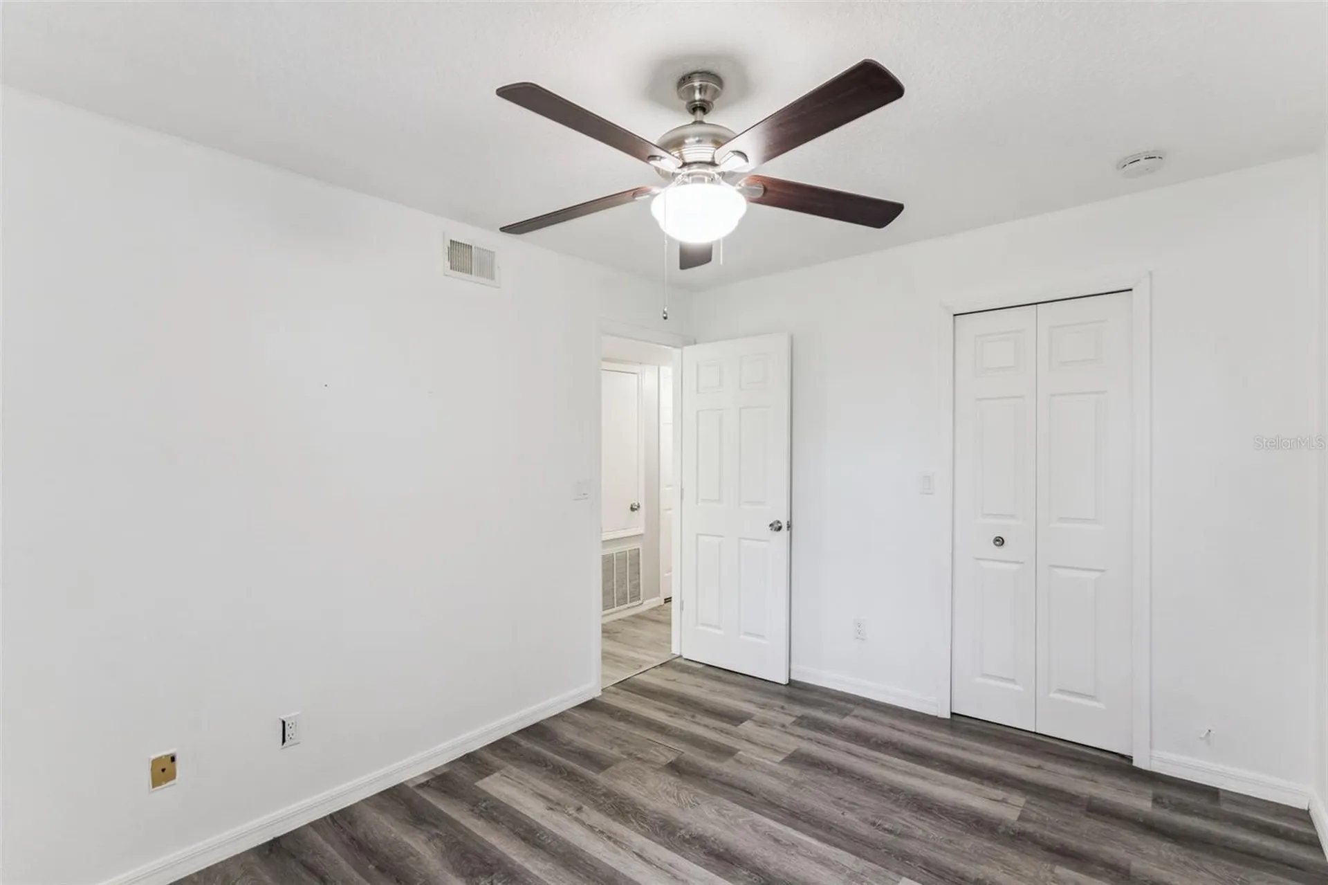 2442 Sweetwater Club Circle Kissimmee FL 34746