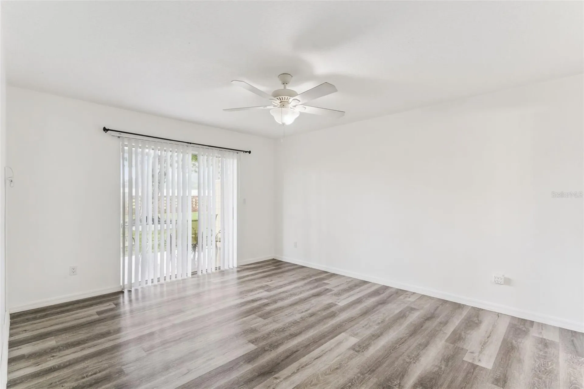 2442 Sweetwater Club Circle Kissimmee FL 34746