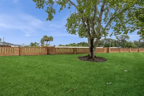 2442 Sweetwater Club Circle Kissimmee FL 34746