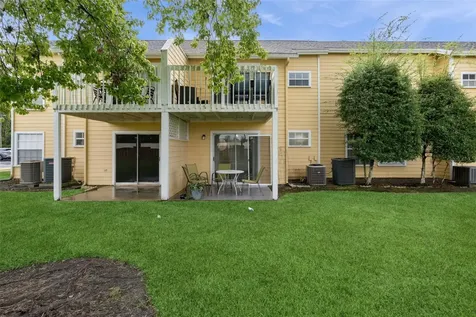 2442 Sweetwater Club Circle Kissimmee FL 34746