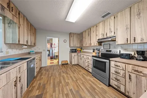 102 S Highland Street Bushnell FL 33513