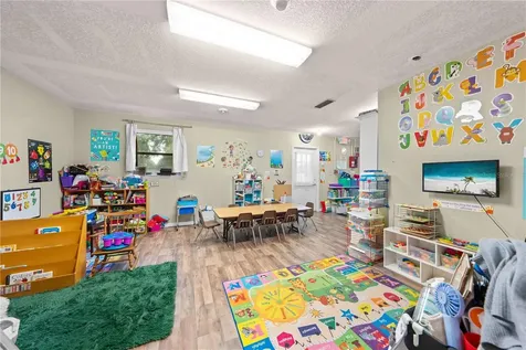 102 S Highland Street Bushnell FL 33513