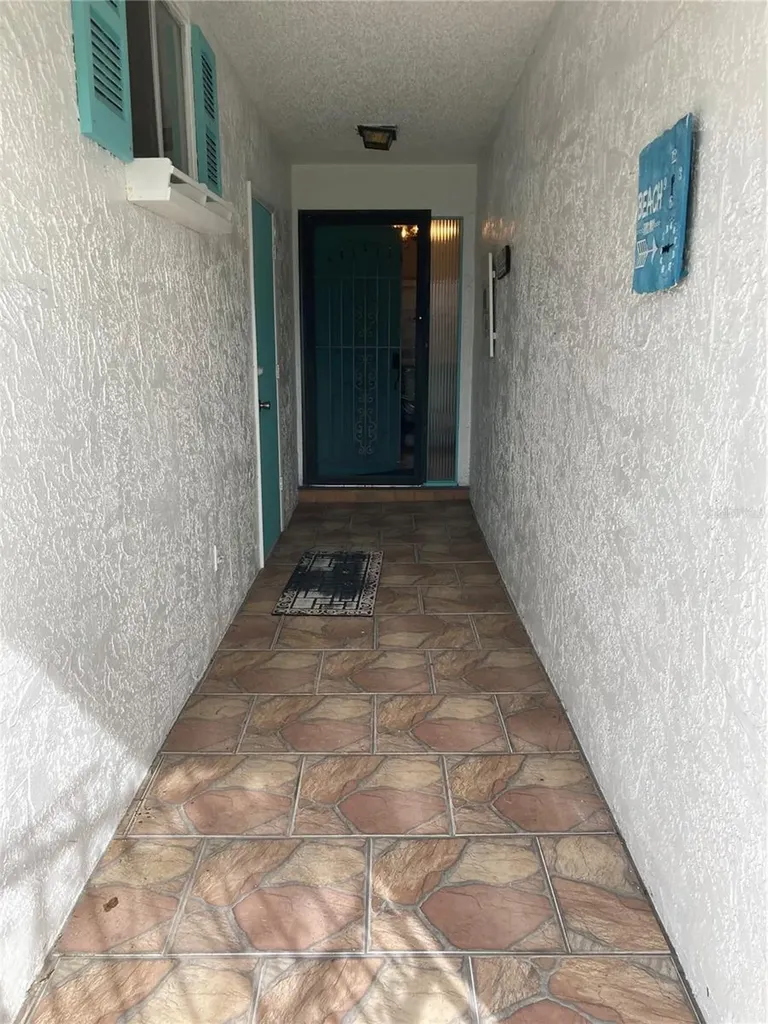 7302 9th Avenue W Bradenton FL 34209