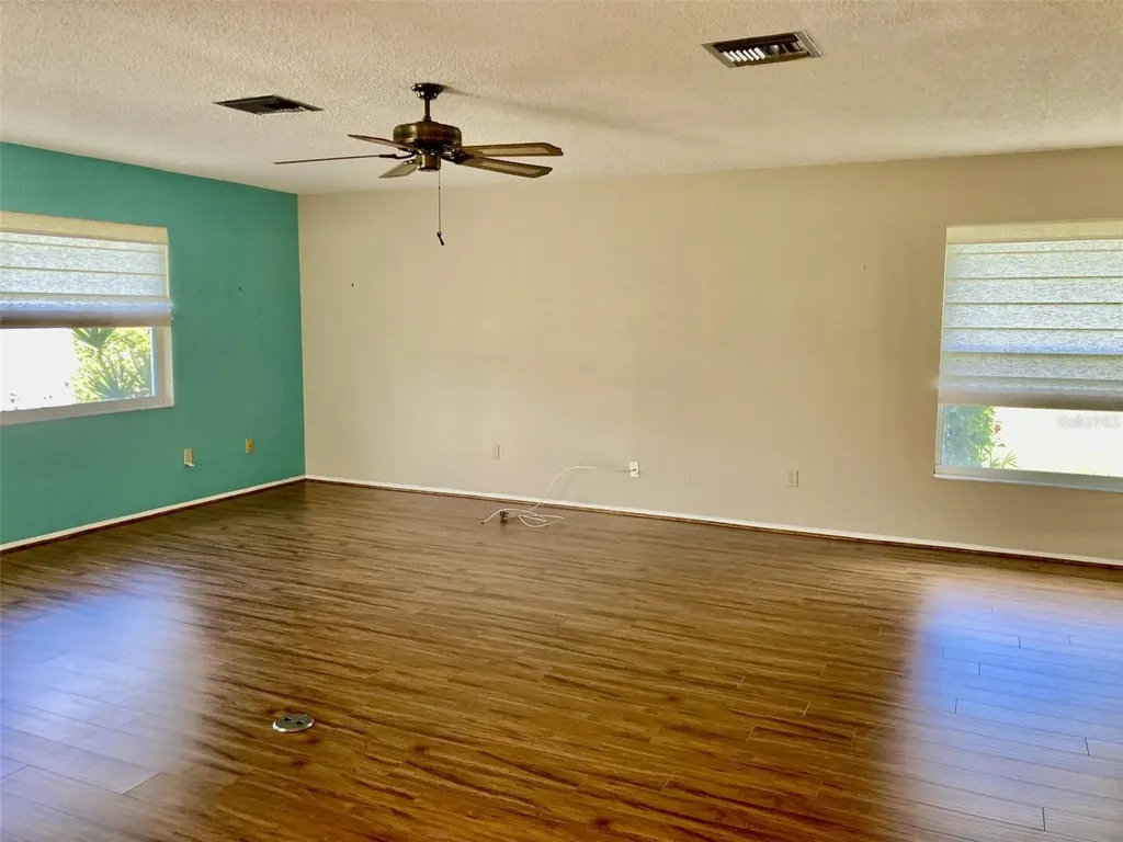 7302 9th Avenue W Bradenton FL 34209