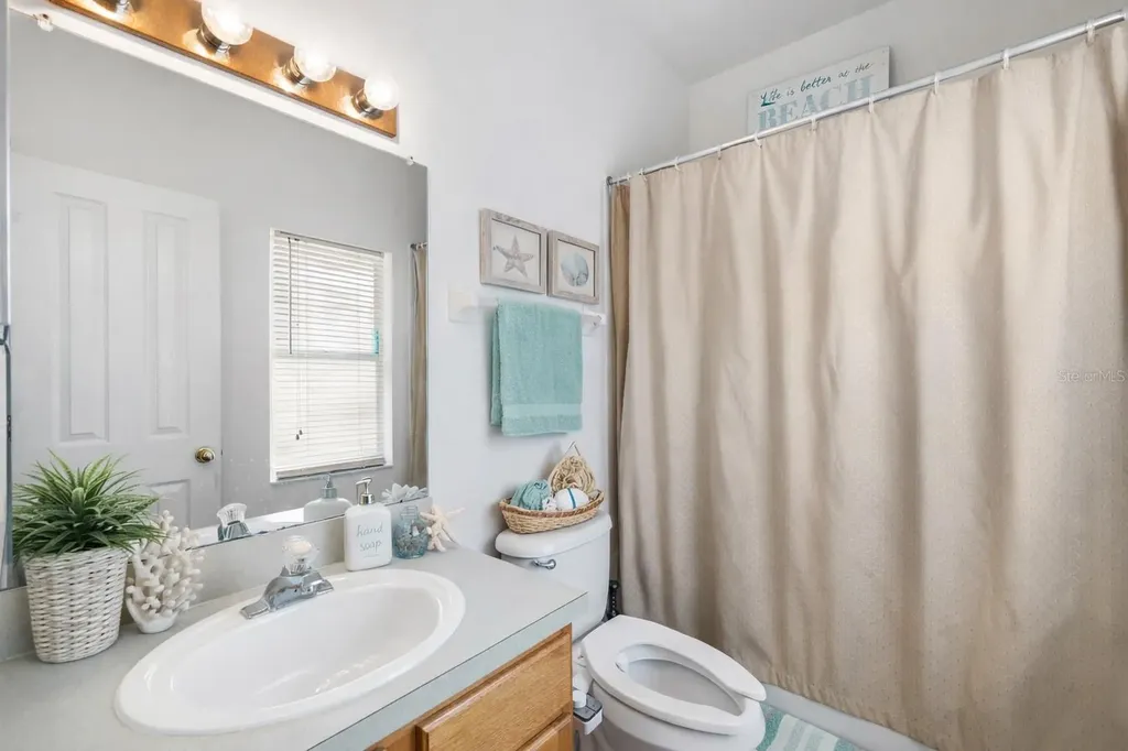 2763 Valencia Grove Drive Valrico FL 33596